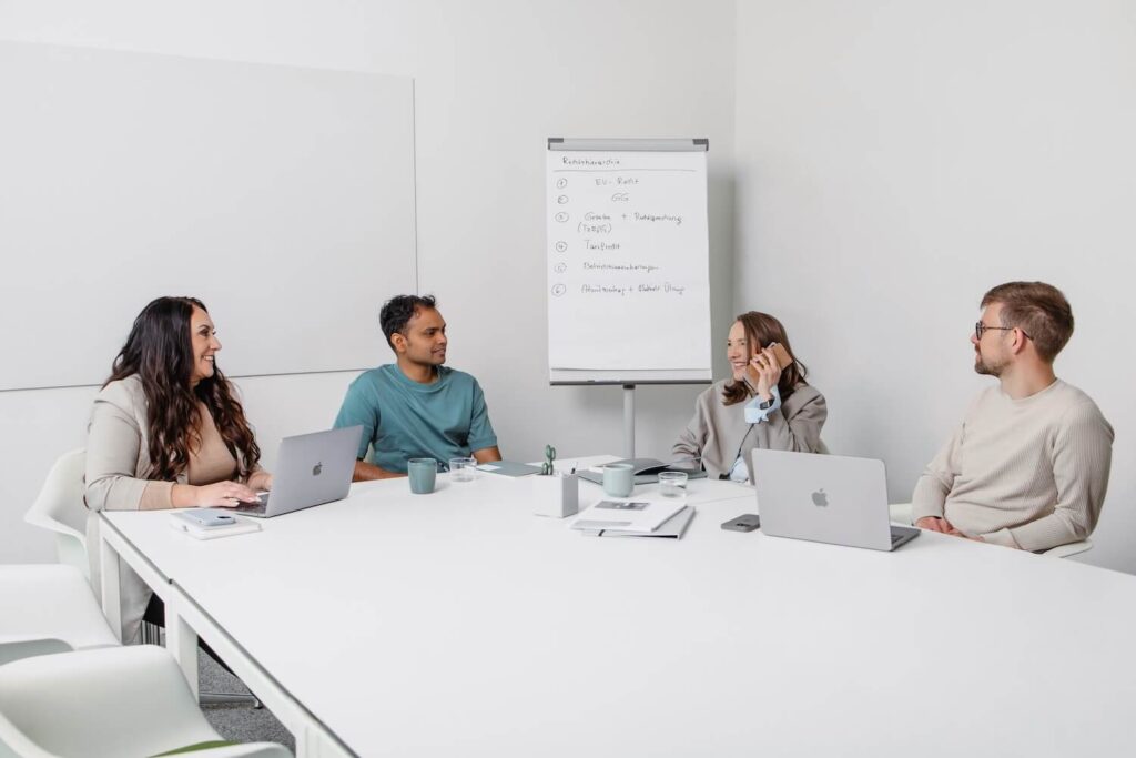 Vier Personen während eines BEM-Seminars von GIB21